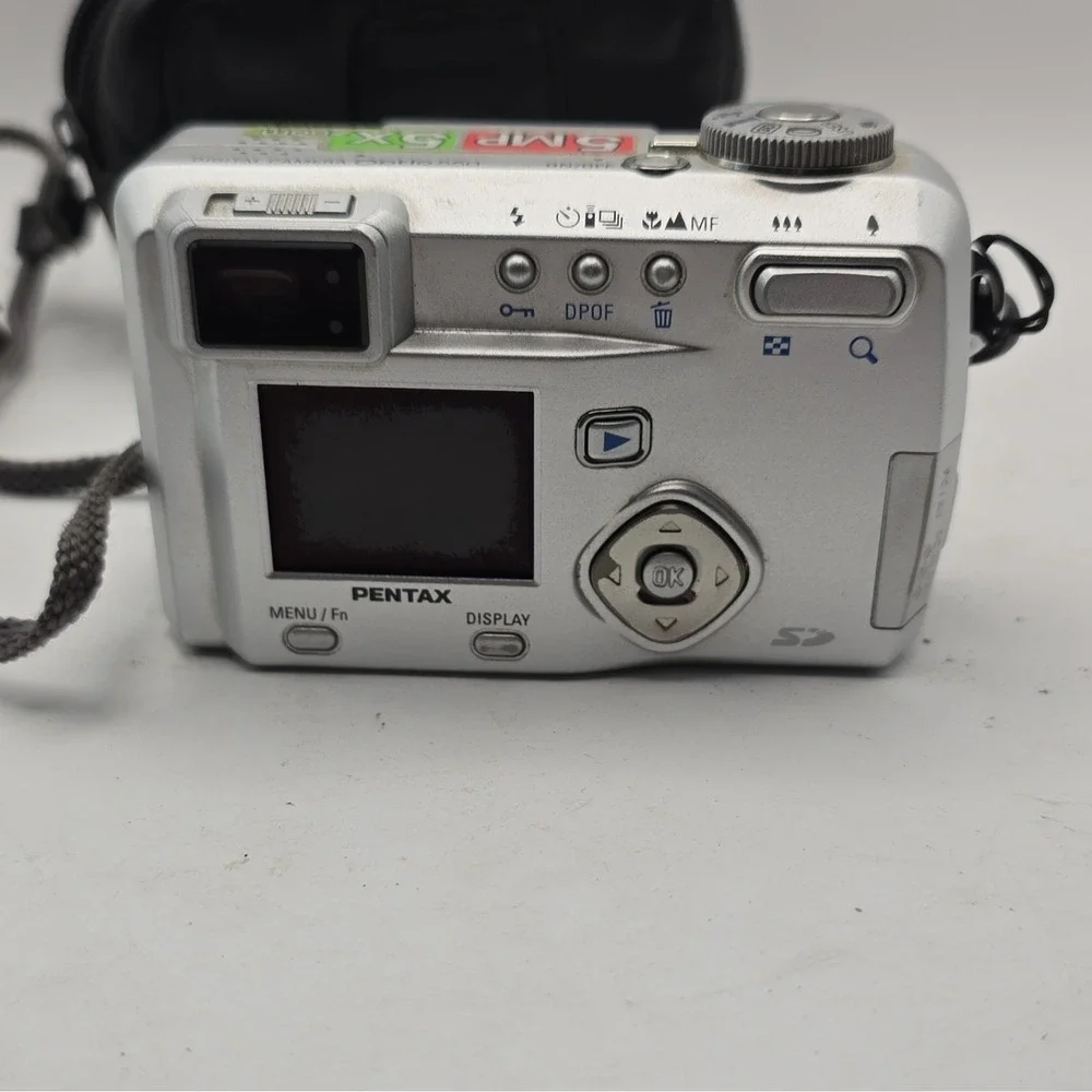 PENTAX Optio 550 5.0MP Compact Digital Camera 5x Zoom Silver w/ Case UNTESTED